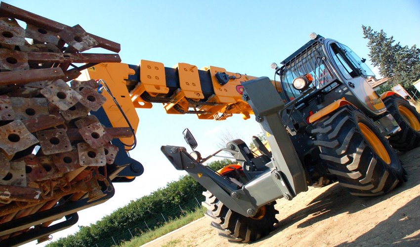 What is a Work Platform? Is it an Attachment to Forklift or Telehandler